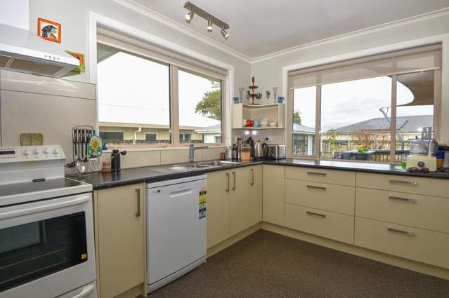 240 High Street North Carterton_4