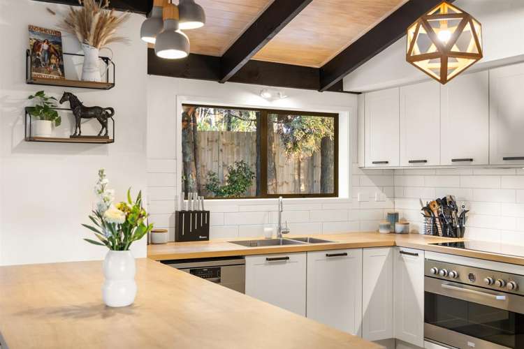 1115 State Highway 16 Waimauku_1