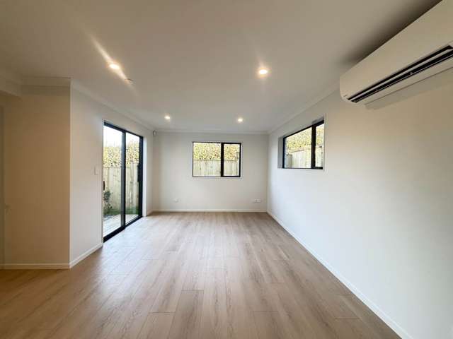 71D Royal Road Massey_3
