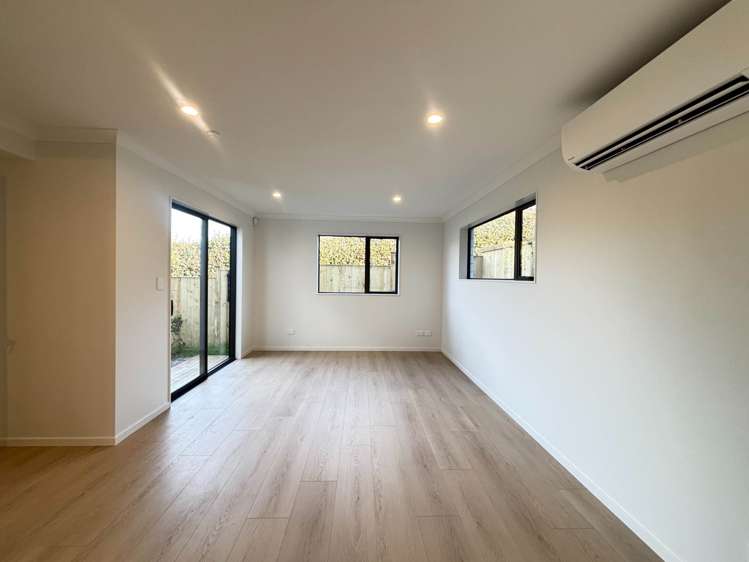 71D Royal Road Massey_3