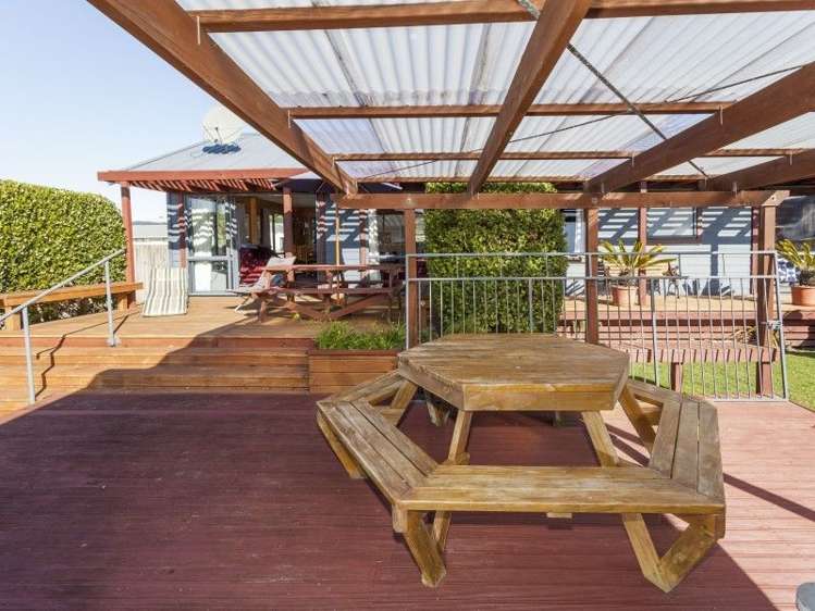 10 Hawk Hill Crescent Cooks Beach_8