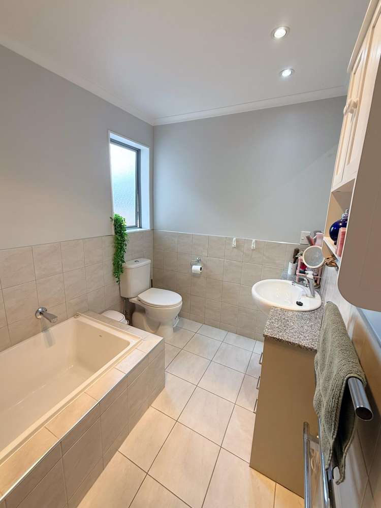 3 Savona Drive Flat Bush_15