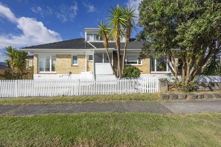 35 Archibald Road Kelston_14