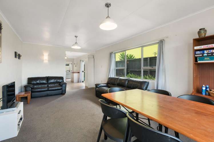 49 Beach Road Waihi Beach_7