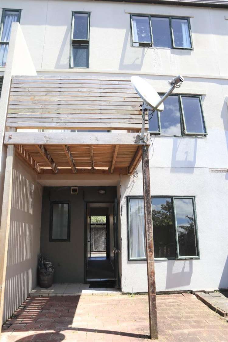 4/12 Ambrico Place New Lynn_9