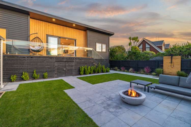 2/2 Mermaid Place Southshore_18