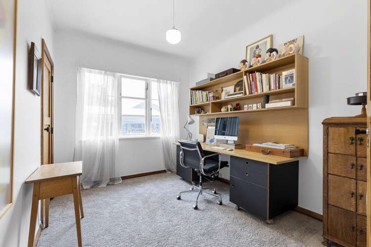 85 Savage Crescent West End_16