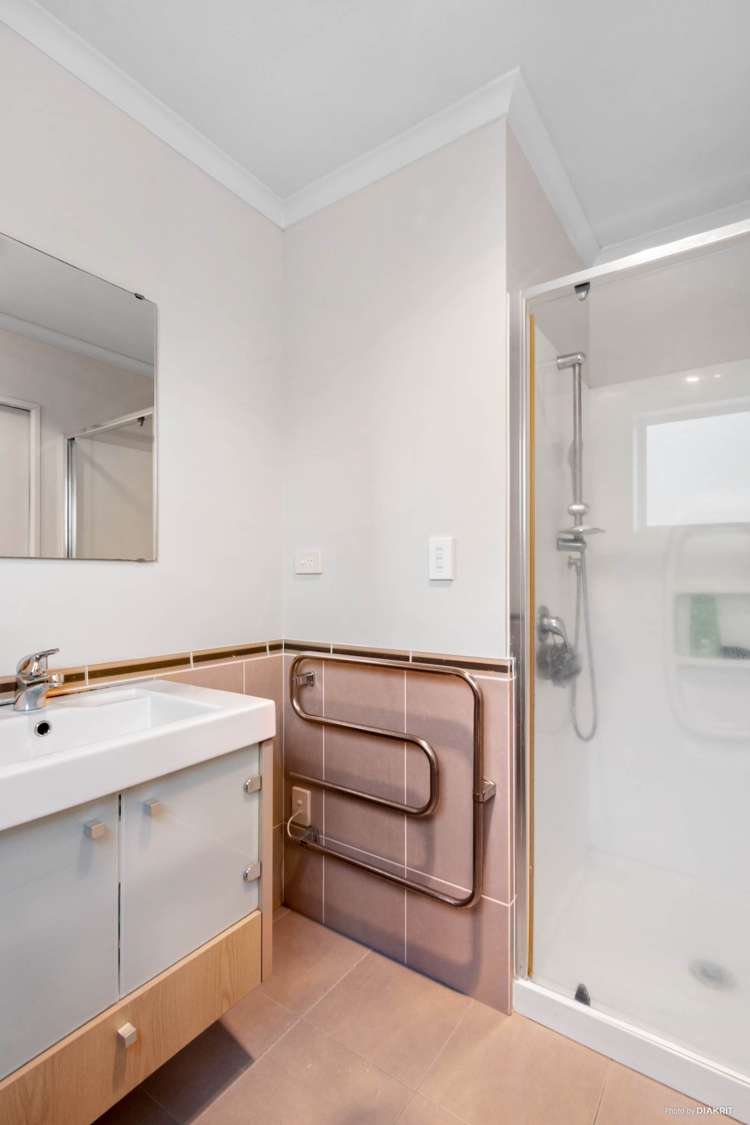 14 Clomell Drive Flat Bush_10