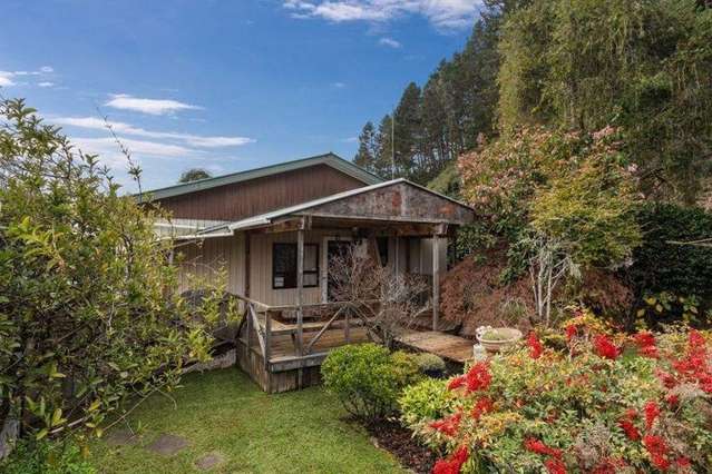 THREE BEDROOMS - VALLEY ROAD - WHAKATANE