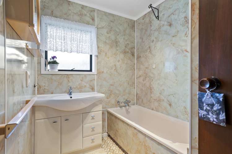 233 Hepburn Road Glendene_28