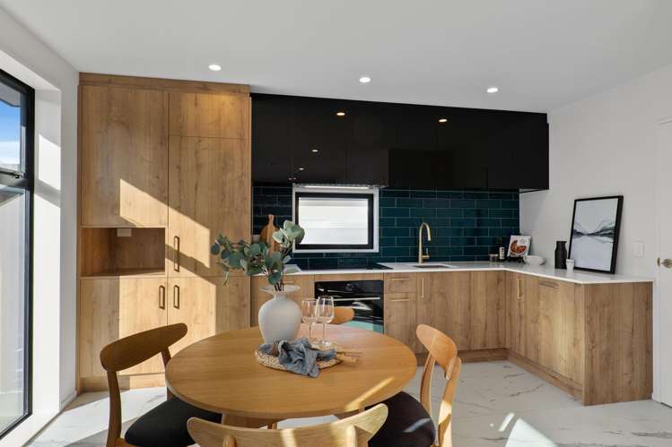 2/142 Main North Road_1