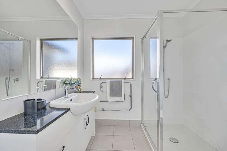 16 Manchester Drive Flat Bush_19