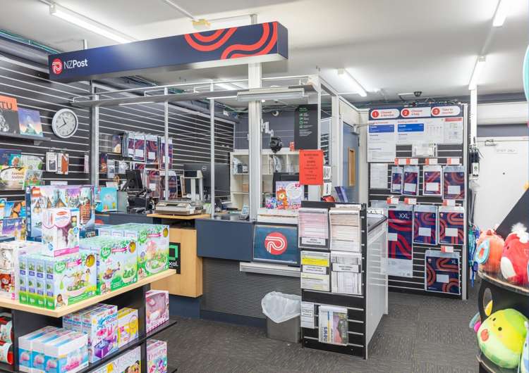 Address withheld Rodney Surrounds_5