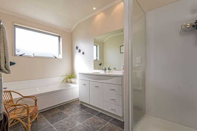 2 Tararua Drive Himatangi Beach_11