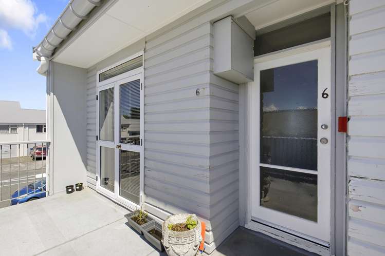 6/1 Aurora Street Petone_16