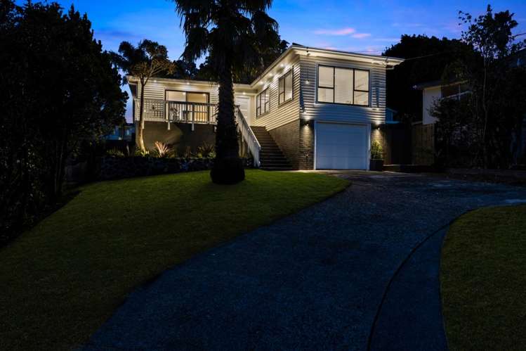 19 Highland Avenue Titirangi_32