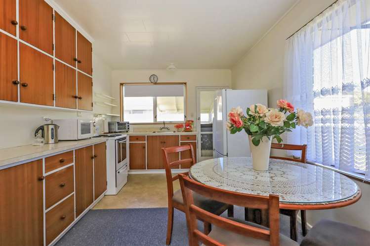 812 Willowpark Road South Akina_2