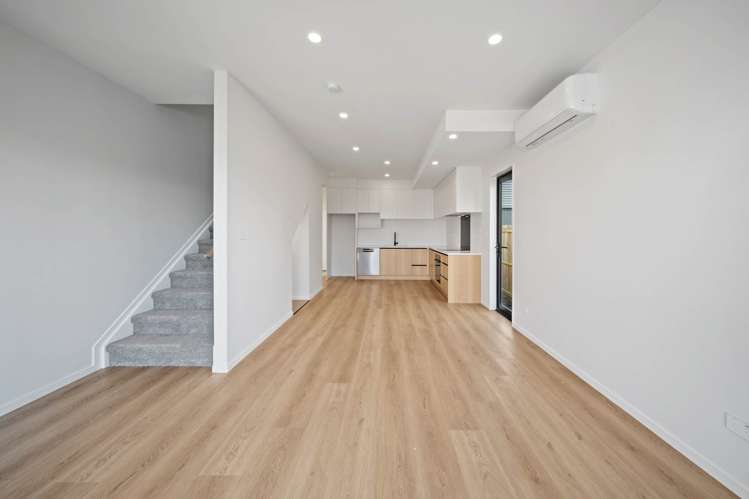 8/12 Clendon Place Manurewa_23