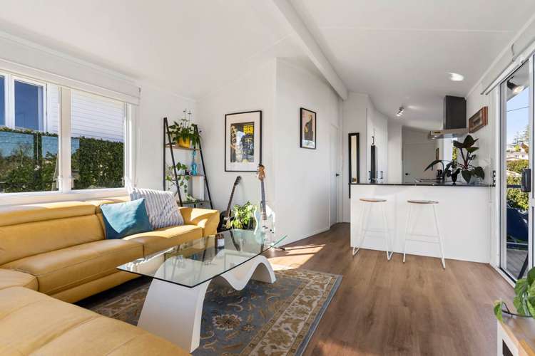 2/15 Adriatic Avenue_3