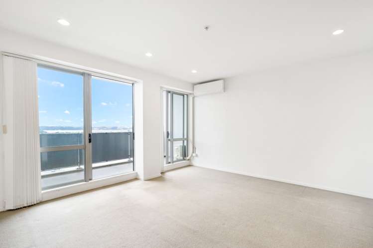 1002/17 Vogel Lane  (inc carpark) 10015_1