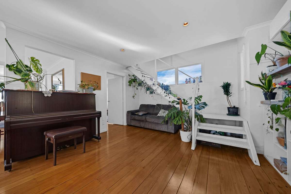 592 Mount Albert Road_1