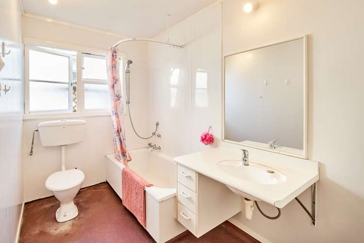 17 Tory Street Petone_9