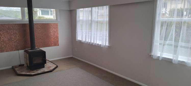 7 Terrance Grove Paparangi_21