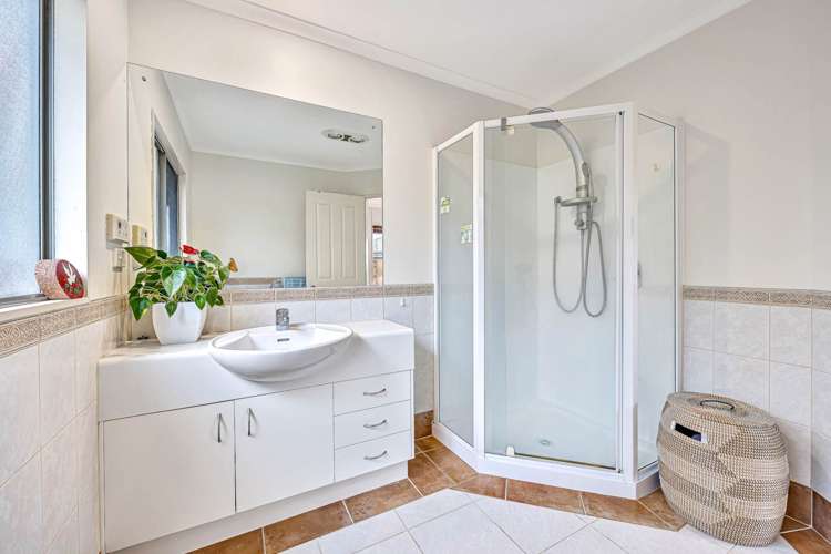 25 Carousel Crescent East Tamaki Heights_18