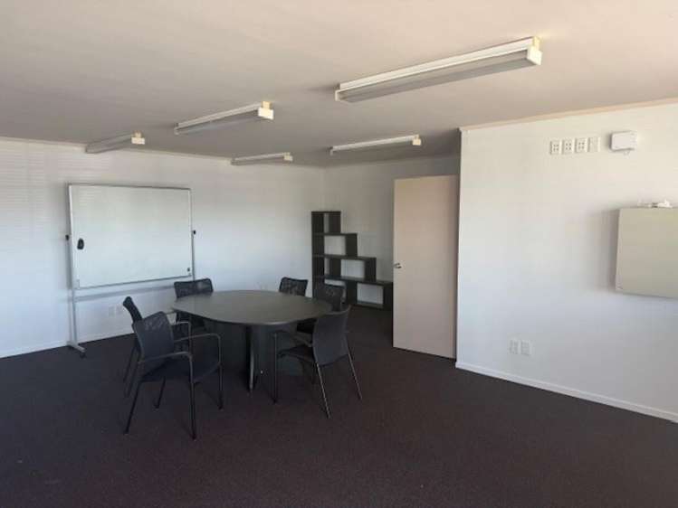 Unit 1,77  Porana Road Wairau Valley_3