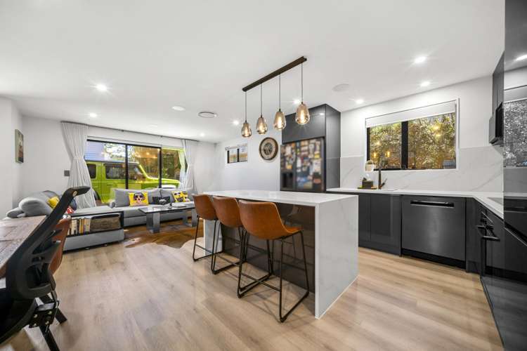 25F Oteha Valley Road Northcross_4