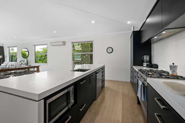 6 Law Street Wainui_13