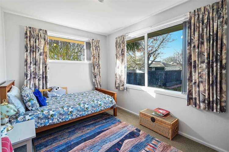 22 Kathleen Crescent Hornby_10