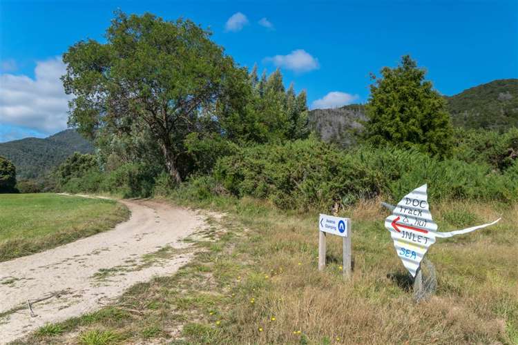 29 Awaroa Inlet Awaroa Bay_46