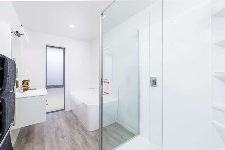 1 Strawberry Lane Waimate_13