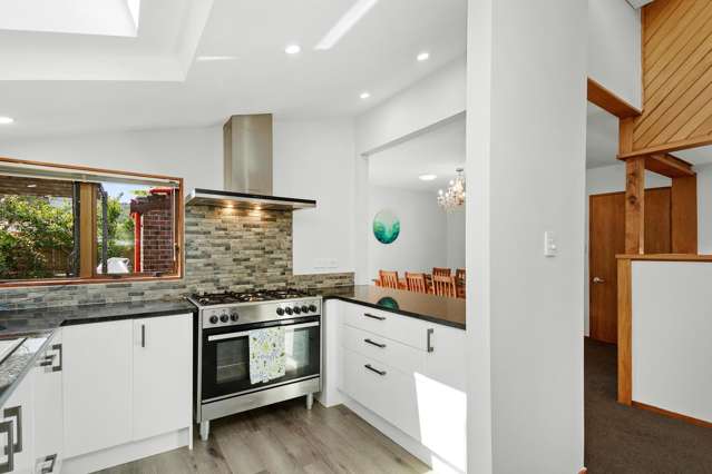 42 McEnroe Grove Naenae_4