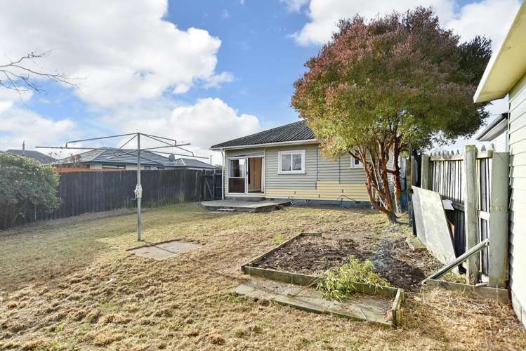 262 Breezes Road Aranui_17