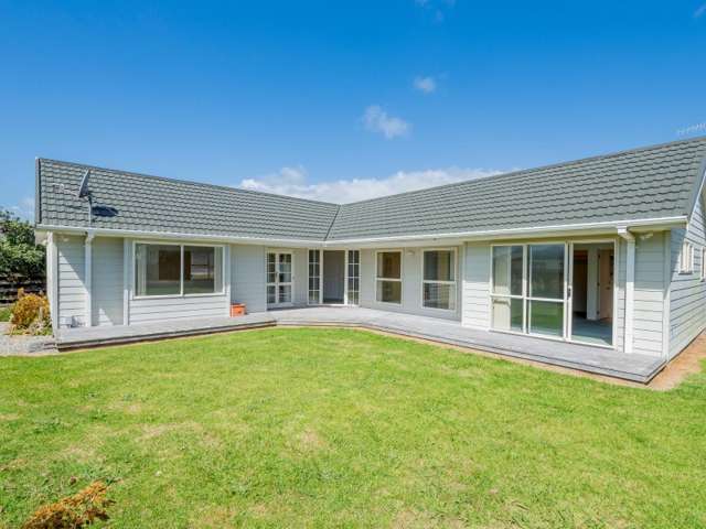 5 Adrian Grove Waikanae Beach_1