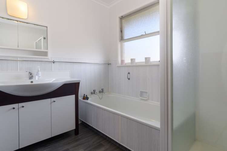 40 Eaton Crescent Matua_10