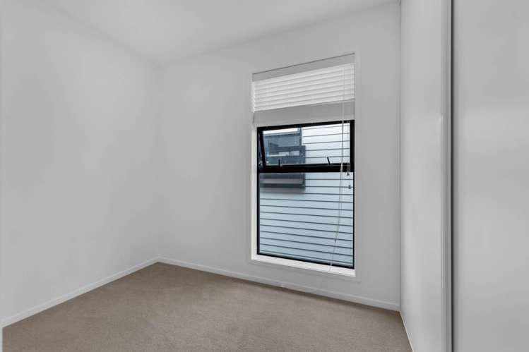 24 Rauemi Way Te Atatu South_9