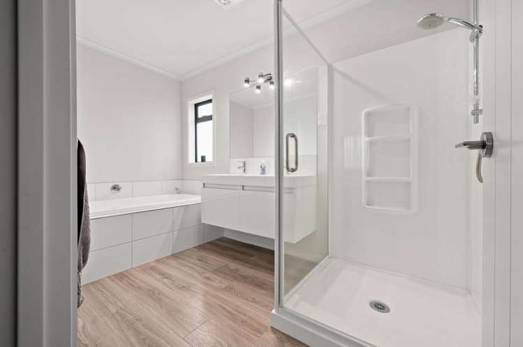 2 Probert Crescent Chartwell_15