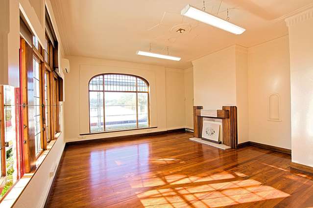 Spacious 7BR Kelburn Oasis