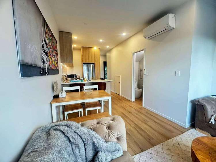 51/666B Great South Road Ellerslie_9