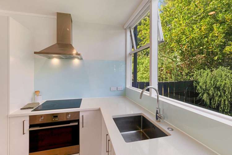 6/7 Don Croot Street Morningside_5