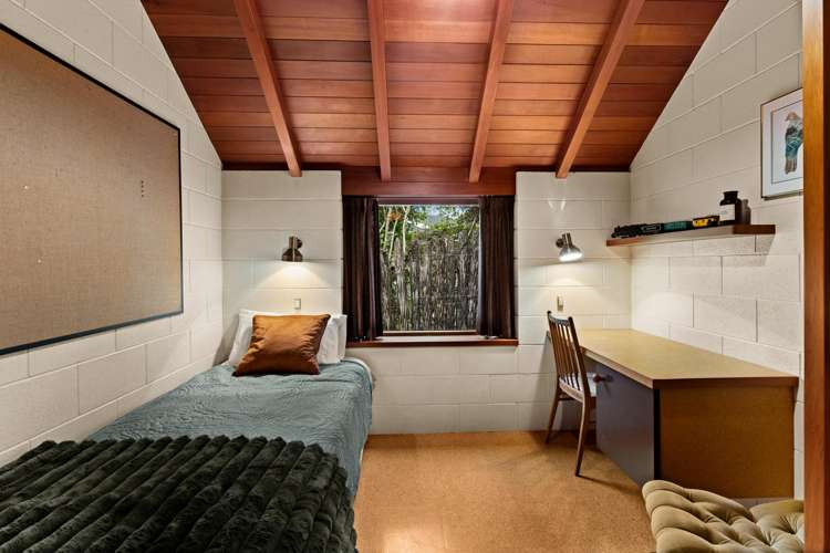 8 Donegal Crescent Tamatea_14