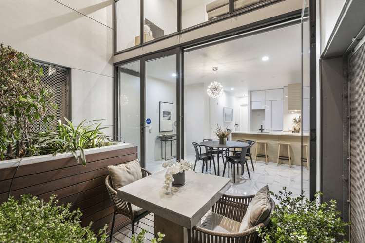 92 Fisher-Point Drive Auckland Central_1