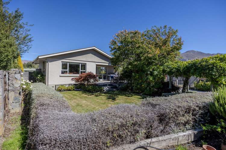 132 Aubrey Road Wanaka_16