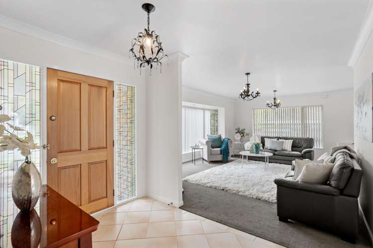 5 Bernie Edwards Place Botany Downs_3