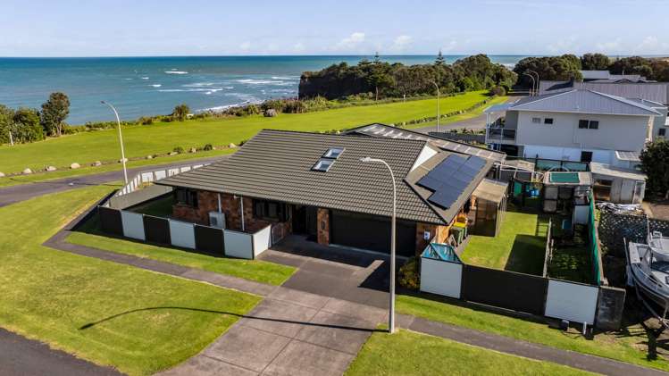 2 Heaphy Road Opunake_24