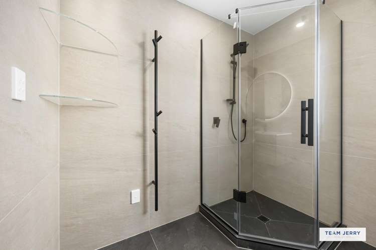 2 Longview Oak Lane Rosehill_23