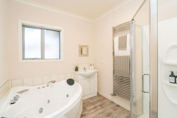 62 Glenroy Park Drive Waikiwi_16